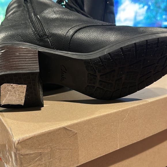 Black lace up Boots - Picture 7 of 8